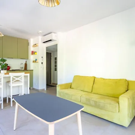 아파트 Le Clos Jardin-4 By Interhome *