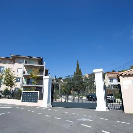 아파트 Le Clos Jardin-4 By Interhome *